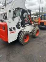 Máy xúc trượt cũ Bobcat S250 - sản xuất tại Mỹ