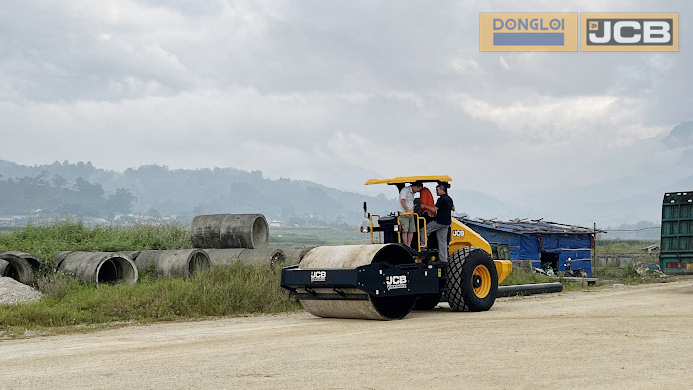 Xe lu rung 14 tấn JCB