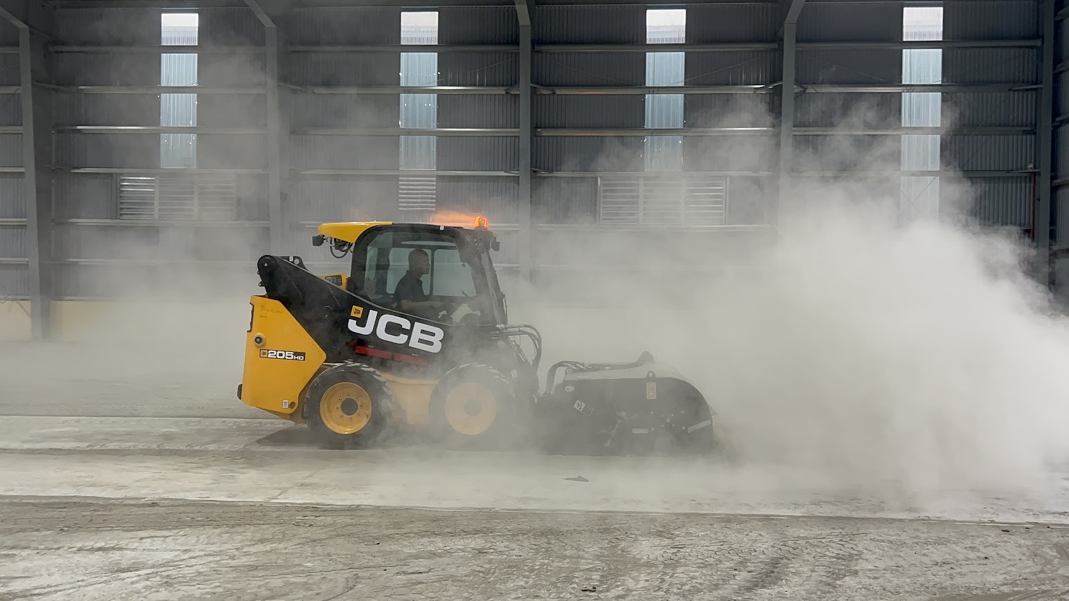 Xe quét bụi xi măng